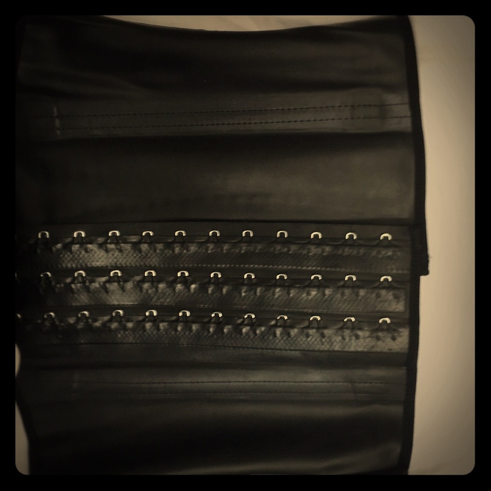 Waist Teainer size L